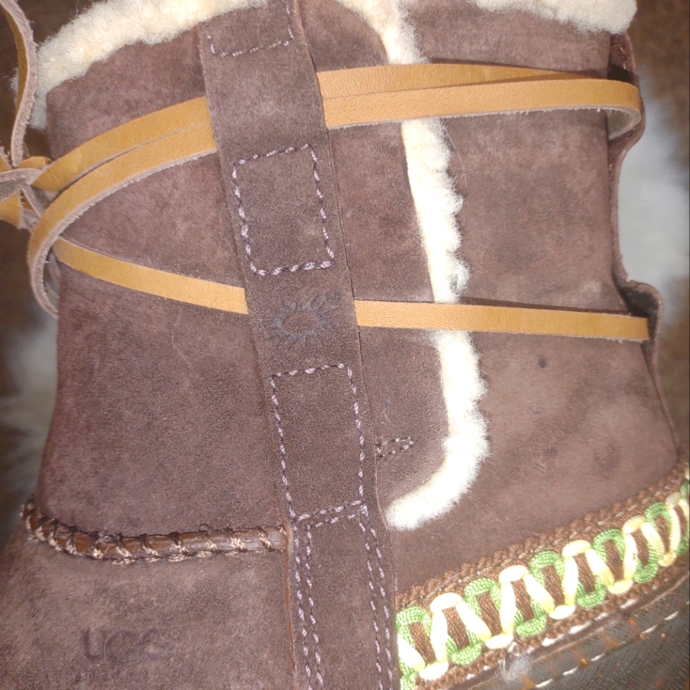 UGG Australia Cove Suede Bootie Sz 7 - Picture 5 of 11